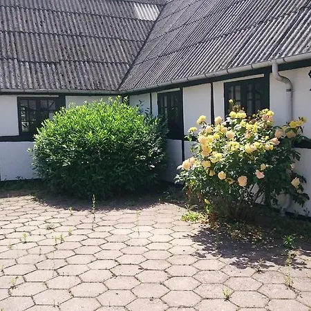 Dastrup Bed & Breakfast 2*